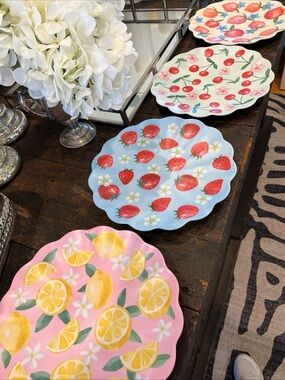 C&C California melamine (plastic) Scalloped Plate set - fruit